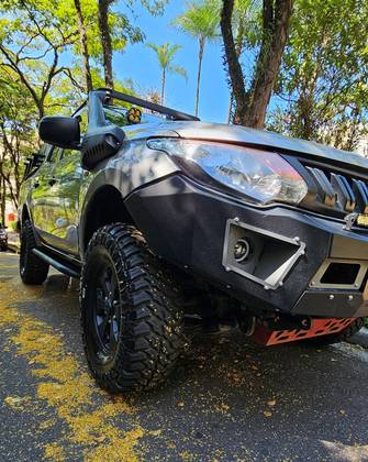 MITSUBISHI L200 TRITON 2.4 16V TURBO DIESEL SPORT GLX CD 4P 4X4 MANUAL